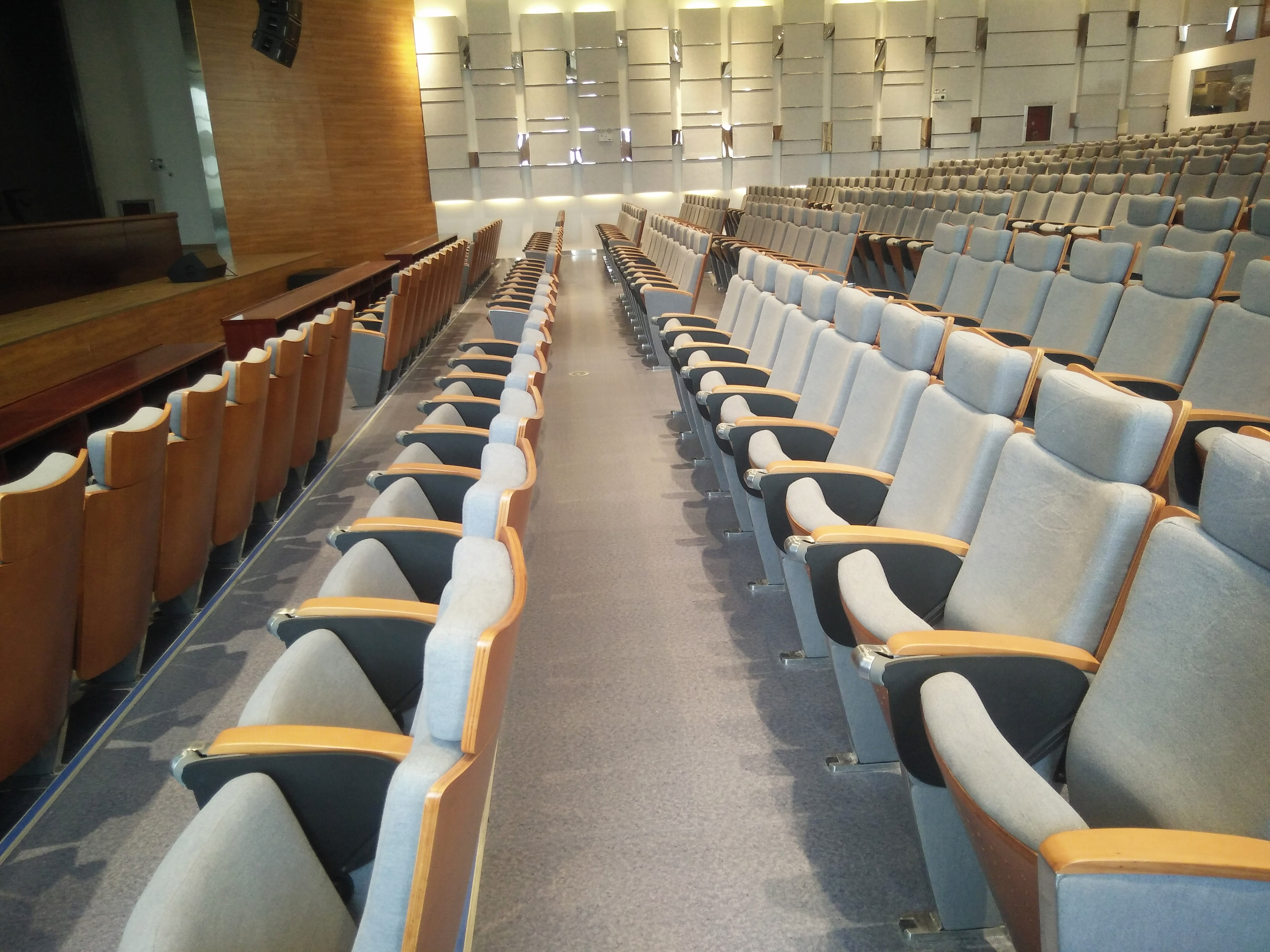 AUDITORIUM SEATING